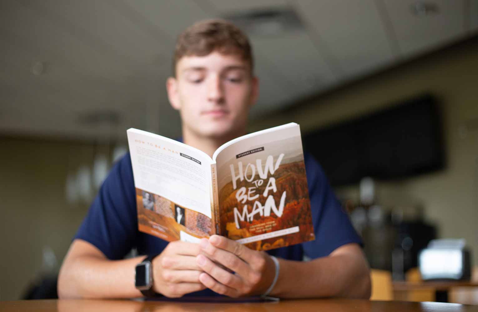 How to Be a Man: Learning From The Real Men Of The Bible [Student Edition]